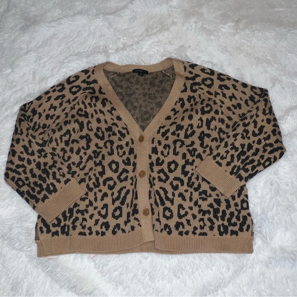 J. Crew Leopard Print Cardigan Sweater size Medium Animal Print Oversized - Picture 2 of 5